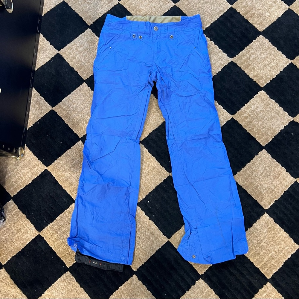 Women’s snow pants